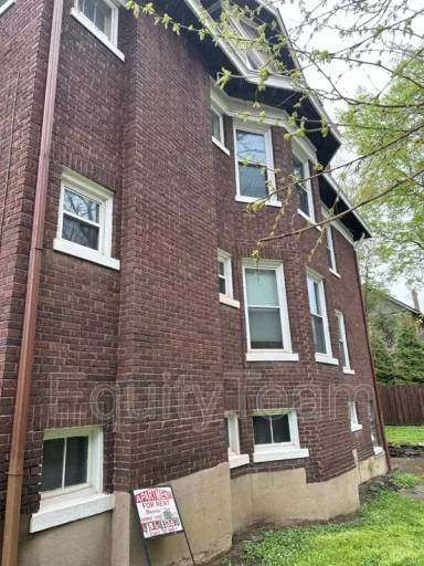 Main picture of 2581 Madison Rd