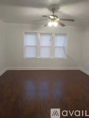 Main picture of 5146 W Wellington Ave