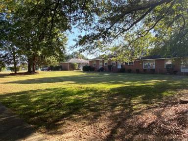 Main picture of 3515 N Roxboro St