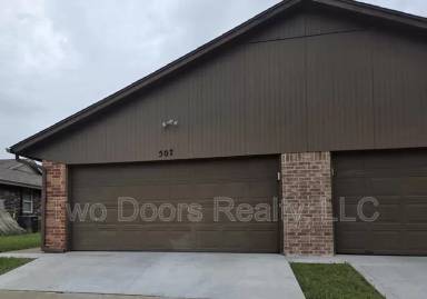 Main picture of 507 Peppertree Ln