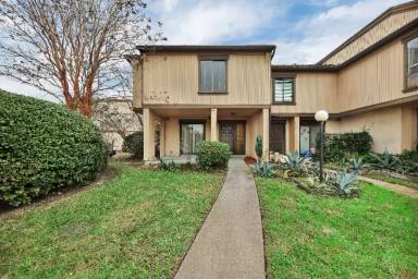 Main picture of 7646 Las Palmas Way