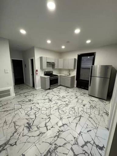 Main picture of 26 Elizabeth Ave