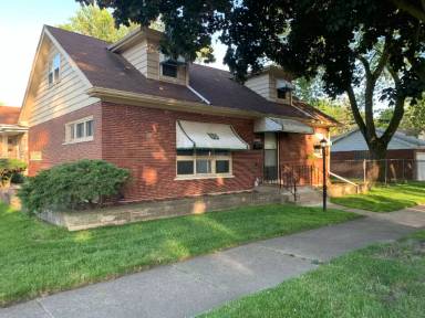 Main picture of 2 E 144th St