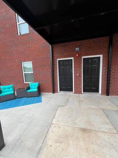 Main picture of 501 E Elm St