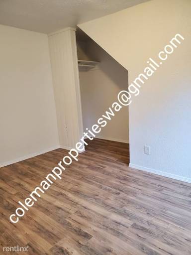 Main picture of 219 N Rock St