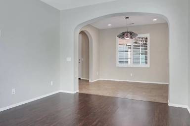 Main picture of 607 Calle Vibrante