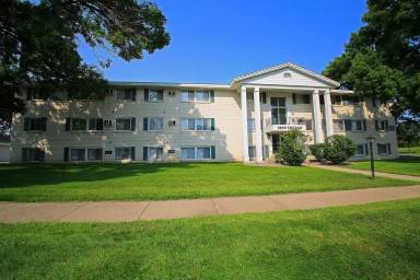 Main picture of 6600 Chicago Ave