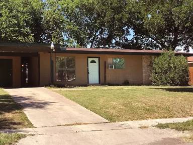 Main picture of 5123 Village Lawn