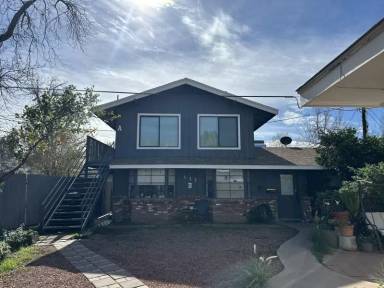 Main picture of 117 W 2nd St