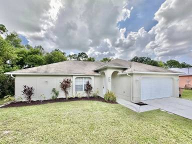 Main picture of 721 Long Distance Ln
