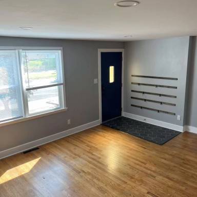 Main picture of 702 N DuPont Rd