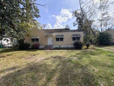 Main picture of 745 E Ann St