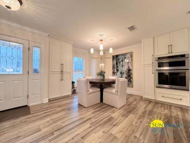 Main picture of 224 Yacht Club Dr NE