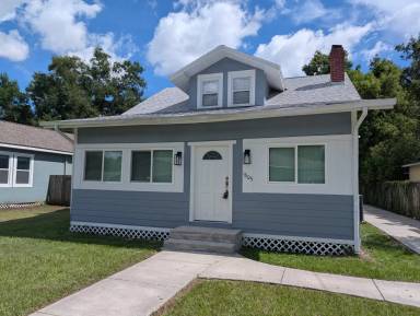 Main picture of 1805 E Louisiana Ave