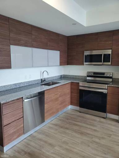 Main picture of 30 SE 1st Ave