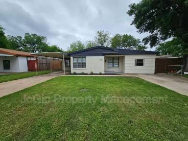Main picture of 2402 Housley Dr