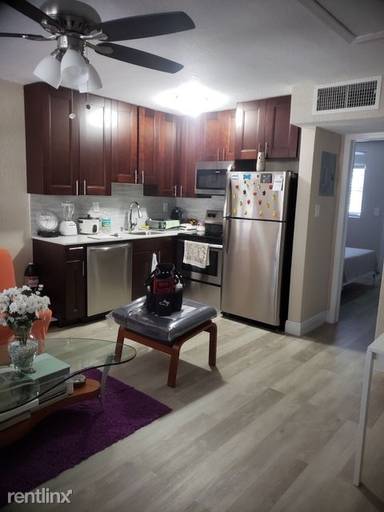 Main picture of 1020 NE 17th Way
