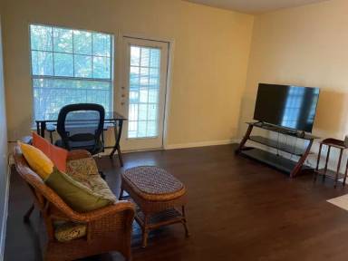 Main picture of Stoneleigh Condominiums