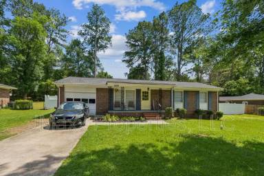 Main picture of 2479 Yolanda Trl