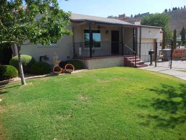 Main picture of 1109 Moore St