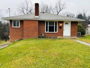 Main picture of 104 Dogwood Dr