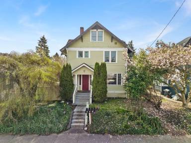 Main picture of 107 W 4th St