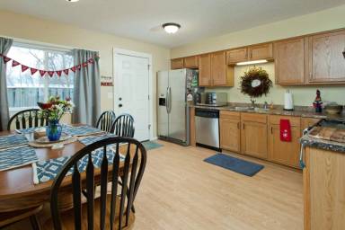 Main picture of 831 Weeks Ave SE