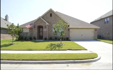 Main picture of 4424 Oak Bluff Dr