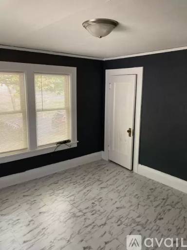 Main picture of 501 W Columbia Ter