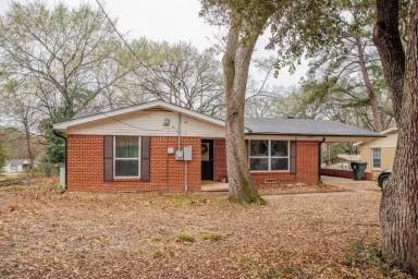 Main picture of 1526 Goliad St