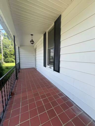 Main picture of 200 Perry St