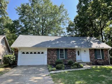 Main picture of 1208 Essex Ln