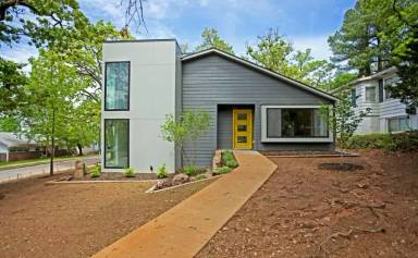 Main picture of 524 W Adams St