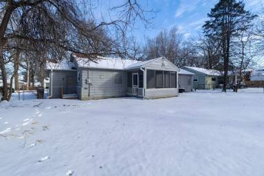 Main picture of 7634 Charlotte St