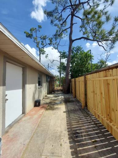 Main picture of 5453 10th Ave