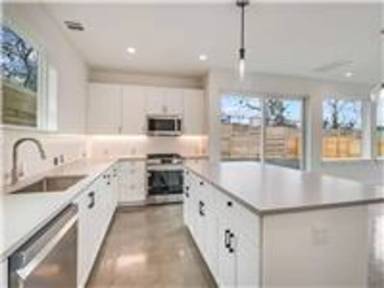 Main picture of 7004 Bennett Ave