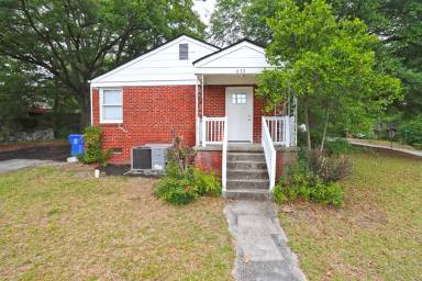 Main picture of 631 Etiwan Ave