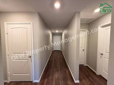 Main picture of 413 Everglades St