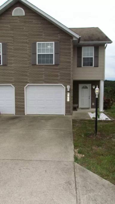 Main picture of 16758 Huntington