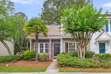 Main picture of 1100 Elm Hall Cir