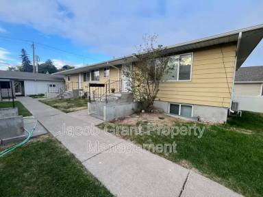 Main picture of 245 W 20th St