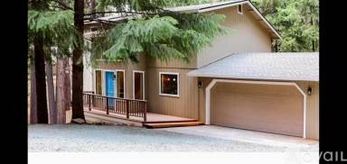 Main picture of 18111 N Meadow Dr