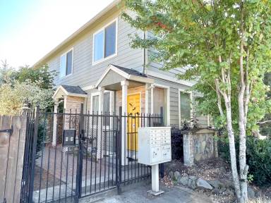 Main picture of 1128 NE 60th Ave