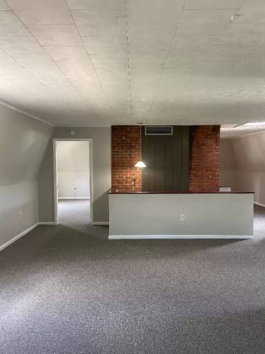 Main picture of 10 W Park St