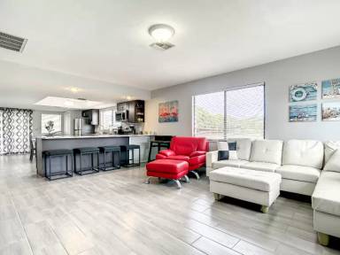 Main picture of 4928 SW 16th Pl