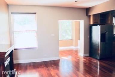 Main picture of 4209 S Michigan Ave