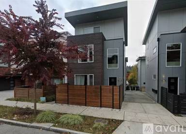 Main picture of 5025 Delridge Way SW