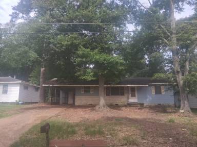 Main picture of 2821 Tara Rd