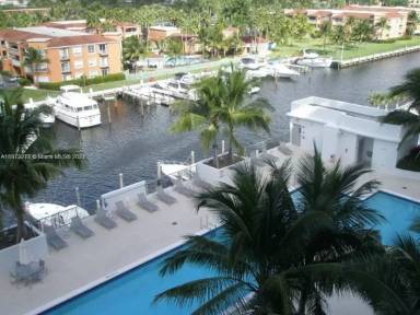 Main picture of Uptown Marina Lofts Condo
