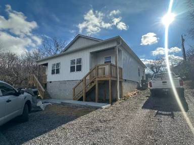 Main picture of 122 Cookeville Hwy